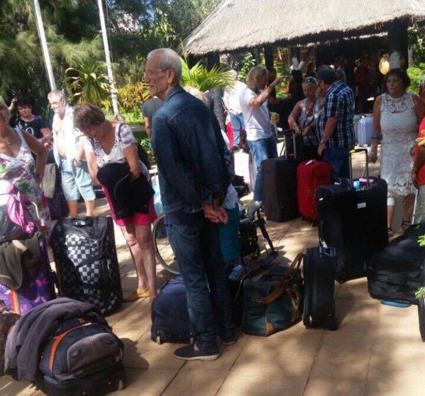 Arrêt sur image !Des touristes qui fuient la Gambie