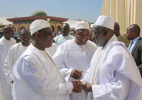 Le Président Macky et son homologue Gambien ont prié à la grande mosquée Omarienne