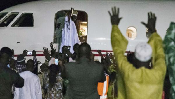 Le départ en exil de Yahya Jammeh (IMAGES)