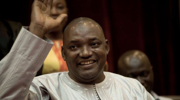 Urgent: le Président Adama Barrow est arrivé à Banjul ! Urgent: le Président Adama Barrow est arrivé à Banjul !