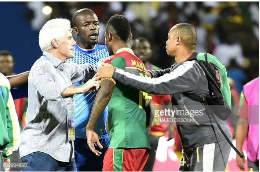 ( 02 PHOTOS) Khadim Ndiaye se bat après la défaite ( 02 PHOTOS) Khadim Ndiaye se bat après la défaite