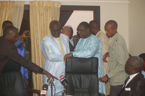 Macky Sall sur sa vie – «J’avais un salaire de 60 000 Fcfa et un parcours parsemé d’embûches…» Macky Sall sur sa vie – «J’avais un salaire de 60 000 Fcfa et un parcours parsemé d’embûches…»