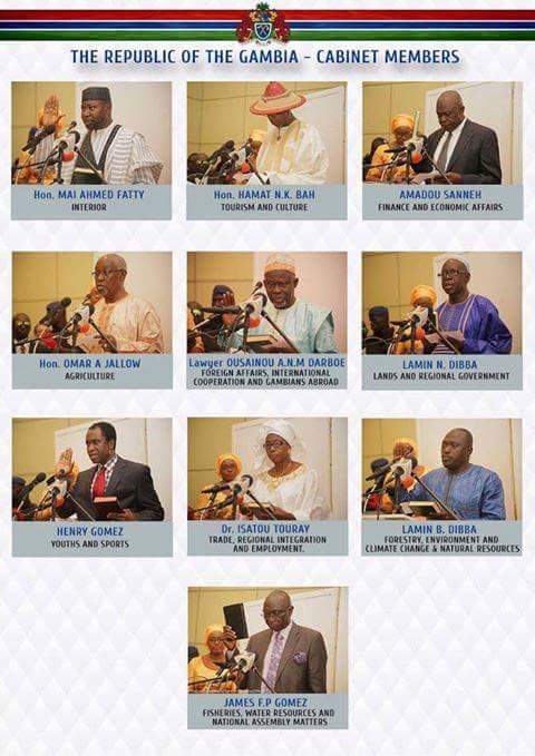 L'image des nouveaux ministres du gouvernement Barrow qui ont prêté serment L'image des nouveaux ministres du gouvernement Barrow qui ont prêté serment