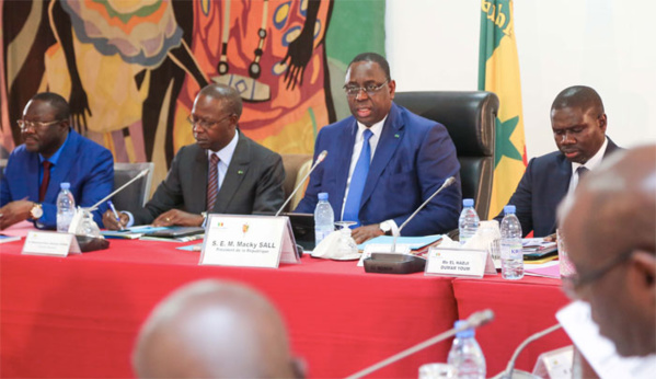 MACKY SALL VEUT DOTER LA VILLE DE MBOUR D’"UN GRAND MARCHÉ AU POISSON" MACKY SALL VEUT DOTER LA VILLE DE MBOUR D’"UN GRAND MARCHÉ AU POISSON"