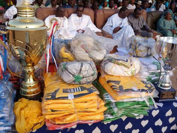 Après avoir rejoint l'APR, Pape Dieng s'explique: "Pourquoi j'ai choisi Daouda Dia comme parrain (...)" Après avoir rejoint l'APR, Pape Dieng s'explique: "Pourquoi j'ai choisi Daouda Dia comme parrain (...)"