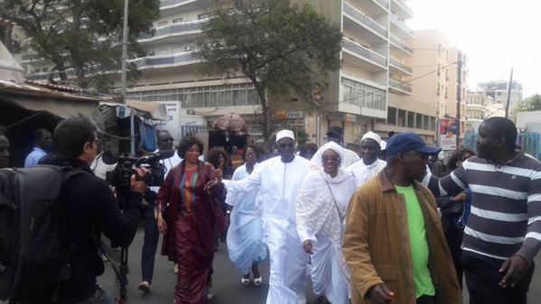 Pour se rendre à son audition, Khalifa Sall a préféré marcher pour tester sa popularité et... Pour se rendre à son audition, Khalifa Sall a préféré marcher pour tester sa popularité et...