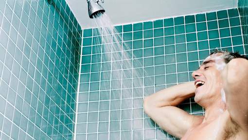 L'expérience libératrice que tout le monde devrait tester sous la douche