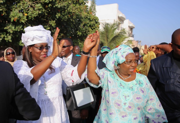 La Première Dame, Marième Faye Sall prend, discrètement, en charge des malades du cancer La Première Dame, Marième Faye Sall prend, discrètement, en charge des malades du cancer