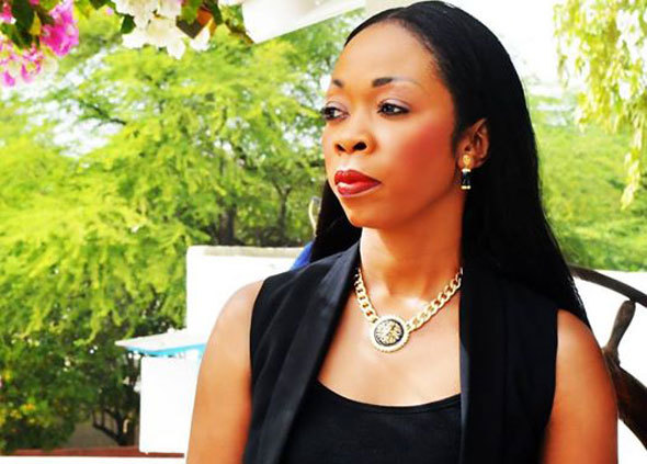 Qu'est ce ce qui peut bien lier Khalifa Sall et la chanteuse Aby Ndour? Qu'est ce ce qui peut bien lier Khalifa Sall et la chanteuse Aby Ndour?