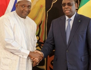 Accalmie en Casamance et « nouveau souffle » dans l'axe Dakar-Banjul: « Le Macky » baisse les armes Accalmie en Casamance et « nouveau souffle » dans l'axe Dakar-Banjul: « Le Macky » baisse les armes