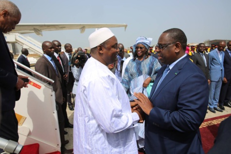 Macky Sall est-il l'éminence grise d'Adama Barrow ? Macky Sall est-il l'éminence grise d'Adama Barrow ?