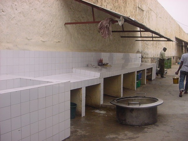 Leral vous fait visiter l'interieur de la prison de reubeuss (Photos)