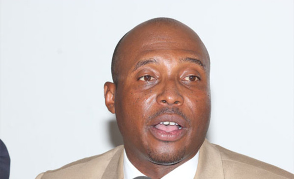 Barthélémy Dias a vidé son chargeur sur le Macky Barthélémy Dias a vidé son chargeur sur le Macky