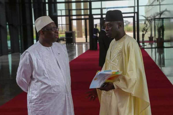 Issakha Diop nommé par Macky à la place de Pape Gorgui Ndong...Les raisons avancées d'un choix du Pr. Issakha Diop nommé par Macky à la place de Pape Gorgui Ndong...Les raisons avancées d'un choix du Pr.