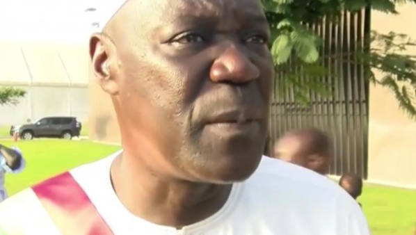 L'ex-adjoint au maire de Dakar révèle un chantage du pouvoir sur Khalifa Sall, "si vous annulez votre tournée politique, on va arrêter la procédure" L'ex-adjoint au maire de Dakar révèle un chantage du pouvoir sur Khalifa Sall, "si vous annulez votre tournée politique, on va arrêter la procédure"