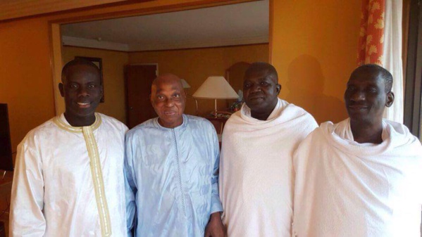 Les images de Wade à Jeddah avec ses seconds couteaux Les images de Wade à Jeddah avec ses seconds couteaux