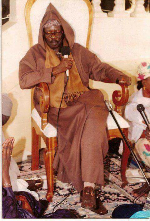 Rappel à Dieu de Serigne Cheikh Ahmed Tidiane Sy Al Maktoum, Khalif General des Tidianes ...Le saint homme discrètement porté en terre à Tivaouane... Rappel à Dieu de Serigne Cheikh Ahmed Tidiane Sy Al Maktoum, Khalif General des Tidianes ...Le saint homme discrètement porté en terre à Tivaouane...