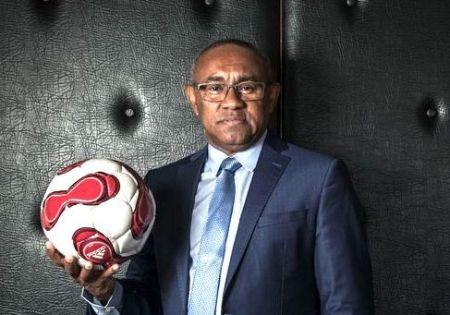 Le Camerounais Issa Hayatou laisse la place au Malgache Ahmad Ahmad à la tête de la CAF Le Camerounais Issa Hayatou laisse la place au Malgache Ahmad Ahmad à la tête de la CAF