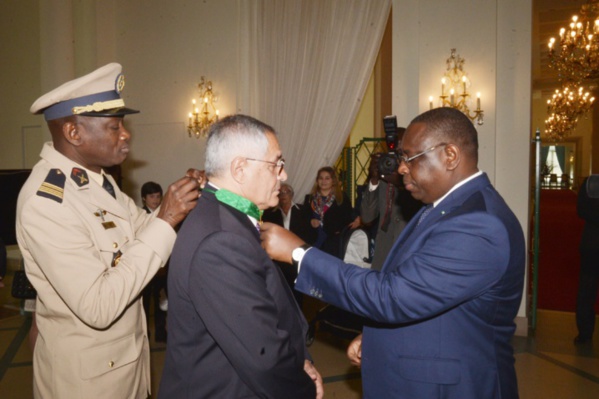 Exclusif : L’avocat Robert Bourgi a bien réglé les costumes Arnys de François Fillon Exclusif : L’avocat Robert Bourgi a bien réglé les costumes Arnys de François Fillon