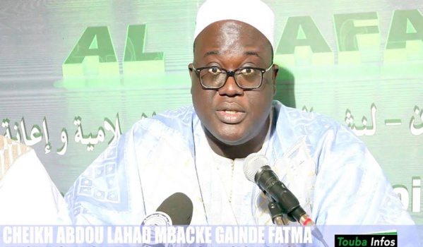Après avoir rendu visite au maire de Dakar, Cheikh Abdoul Ahad Mbacké Gaïndé Fatma réagit: "Je vais prier pour Khalifa Sall, c'est mon ami ..." Après avoir rendu visite au maire de Dakar, Cheikh Abdoul Ahad Mbacké Gaïndé Fatma réagit: "Je vais prier pour Khalifa Sall, c'est mon ami ..."