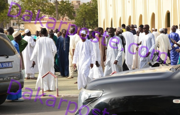 Les images de la levée du corps de la maman de Me Aïssata Tall Sall Les images de la levée du corps de la maman de Me Aïssata Tall Sall