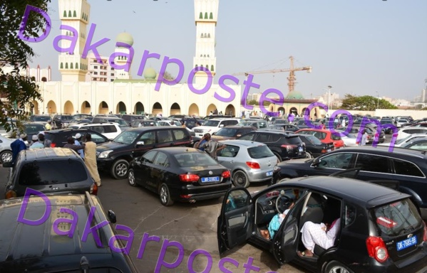 Les images de la levée du corps de la maman de Me Aïssata Tall Sall Les images de la levée du corps de la maman de Me Aïssata Tall Sall