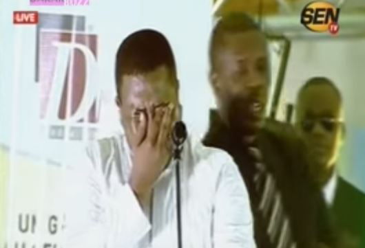 Émouvant: "Bougane Gueye Dany pleure de chaudes larmes devant le public. Découvrez pourquoi...