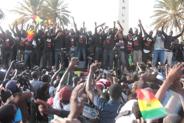 Macky Sall menacé par le syndrome Wade et l’ombre de « Y’en a marre » Macky Sall menacé par le syndrome Wade et l’ombre de « Y’en a marre »