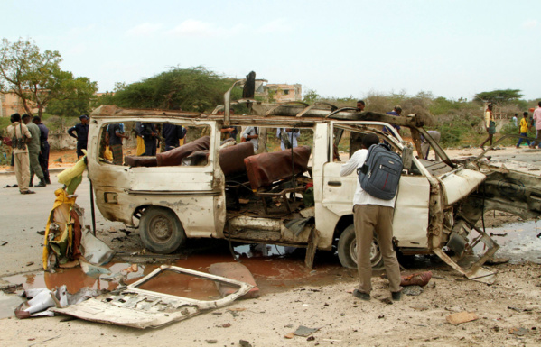 Somalie: attentat-suicide dans un camp militaire à Mogadiscio Somalie: attentat-suicide dans un camp militaire à Mogadiscio