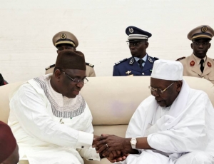 En visite à Tivaouane: Macky Sall répond à l’appel au dialogue d’Al Amine En visite à Tivaouane: Macky Sall répond à l’appel au dialogue d’Al Amine