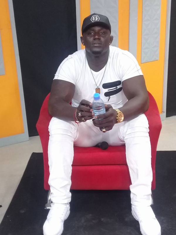 Face to face-Quand Balla Gaye 2 s’énerve et traite Gris Bordeaux de… Face to face-Quand Balla Gaye 2 s’énerve et traite Gris Bordeaux de…