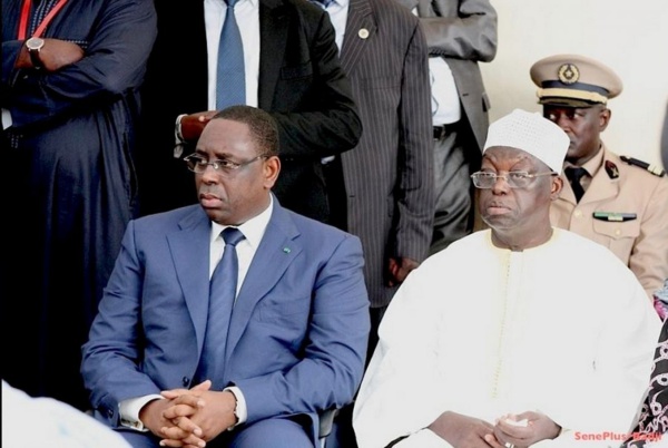 Macky Sall à ses alliés réclamant des moyens financiers: " Je ne vais pas donner l’argent du peuple aux politiciens " Macky Sall à ses alliés réclamant des moyens financiers: " Je ne vais pas donner l’argent du peuple aux politiciens "