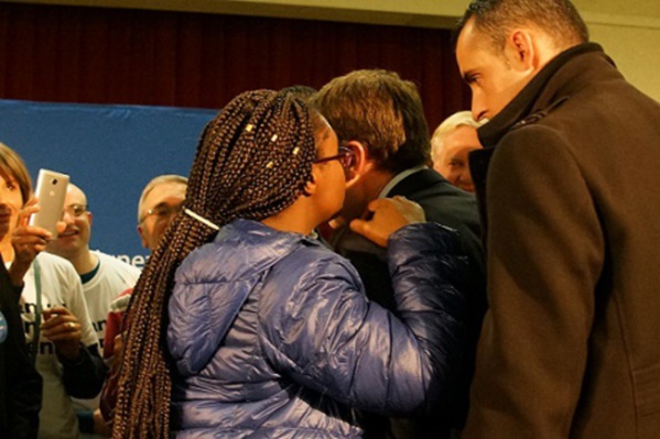 La Sénégalaise, Sibeth Ndiaye, responsable presse de la campagne Présidentielle de Macron, est la fille de feu Fara Ndiaye du PDS et ...