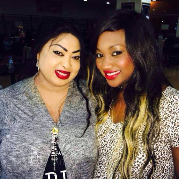 Lors du mariage de Pape Cheikh Diallo et Kya Aïdara, l’ombre de Déguène Chimère a … Lors du mariage de Pape Cheikh Diallo et Kya Aïdara, l’ombre de Déguène Chimère a …