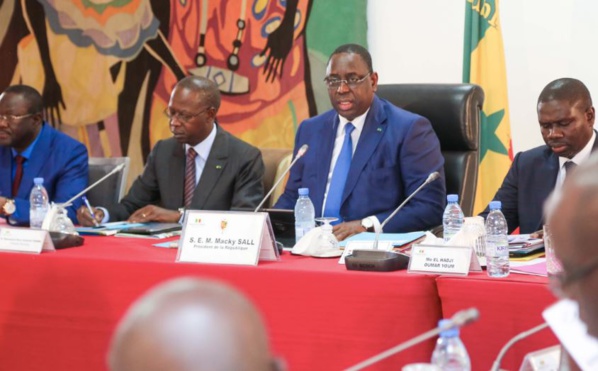 COMMUNIQUE DU CONSEIL DES MINISTRES DU 26 AVRIL 2017 COMMUNIQUE DU CONSEIL DES MINISTRES DU 26 AVRIL 2017