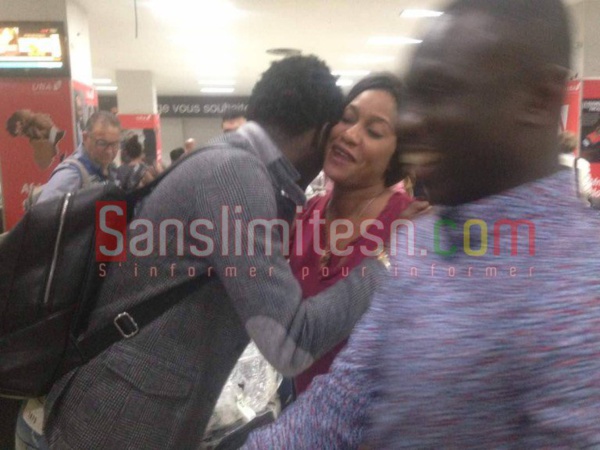 PHOTOS - Pape Diouf et son épouse Bébé Basse croisent Wally Seck à …