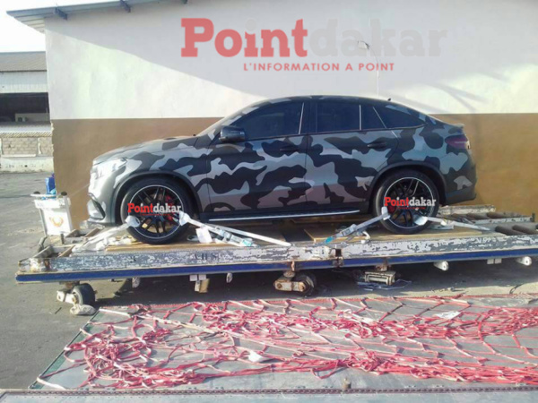 Découvrez le puissant bolide que Sadio vient de faire atterrir à Dakar Découvrez le puissant bolide que Sadio vient de faire atterrir à Dakar