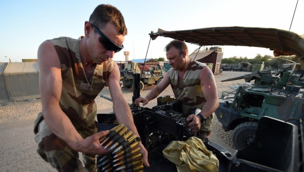 Mali: l'armée française «neutralise» une vingtaine de «terroristes»