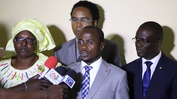 Abdou Mbow : "Thierno Alassane Sall n'est plus ministre, mais, il est toujours membre de l'APR" Abdou Mbow : "Thierno Alassane Sall n'est plus ministre, mais, il est toujours membre de l'APR"