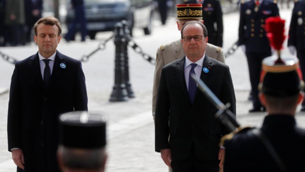 Commémorations du 8-Mai: François Hollande et Emmanuel Macron côte à côte Commémorations du 8-Mai: François Hollande et Emmanuel Macron côte à côte