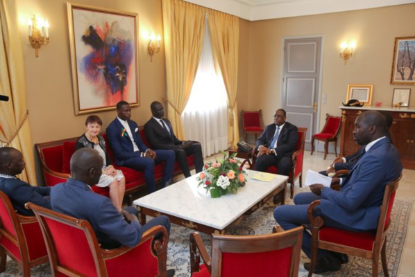 Macky Sall félicite et encourage Gorgui Sy Dieng pour ses actions sociales Macky Sall félicite et encourage Gorgui Sy Dieng pour ses actions sociales