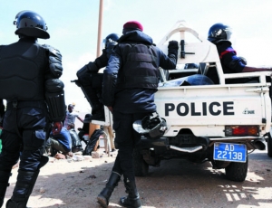 Jugement en appel du meurtre d’Ibrahima Samb: les quatre policiers condamnés à 5 ans de prison Jugement en appel du meurtre d’Ibrahima Samb: les quatre policiers condamnés à 5 ans de prison