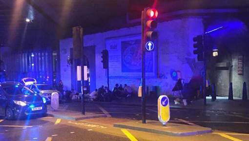 Un véhicule fonce dans la foule sur le London Bridge