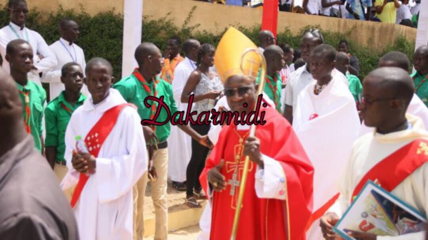 Le Cardinal Théodore Adrien Sarr, accueilli en vedette à Popenguine (Images)