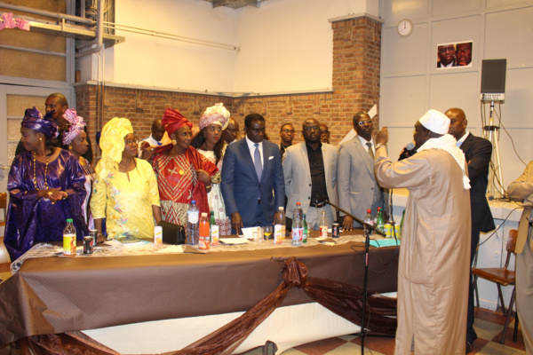 En visite à Bruxelles,  Dr Cheikh Kanté offre un prestigieux "Ndogou" à la communauté sénégalaise
