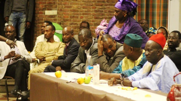 En visite à Bruxelles,  Dr Cheikh Kanté offre un prestigieux "Ndogou" à la communauté sénégalaise