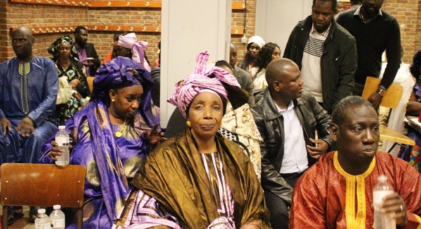 En visite à Bruxelles,  Dr Cheikh Kanté offre un prestigieux "Ndogou" à la communauté sénégalaise