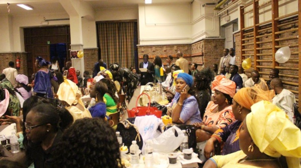 En visite à Bruxelles,  Dr Cheikh Kanté offre un prestigieux "Ndogou" à la communauté sénégalaise