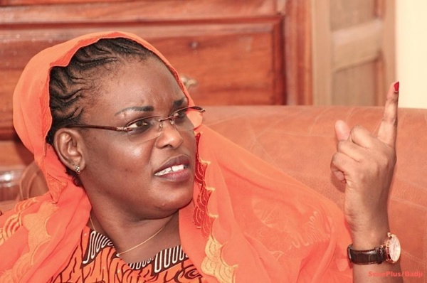 Scandale – Après Macky Sall, Marième Faye Sall « photomontée » avec…