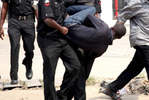 La Dic neutralise la filière lybienne, deux étudiants dont la fiancée d’un combattant de Boko Haram, arrêtés La Dic neutralise la filière lybienne, deux étudiants dont la fiancée d’un combattant de Boko Haram, arrêtés